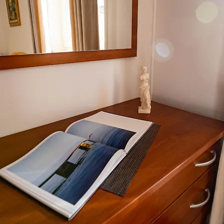 Nino شقة بولا