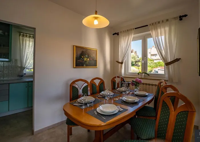 Nino Apartment *